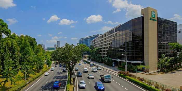 Luxury hotels in Central Singapore with convenient access to Orchard Road