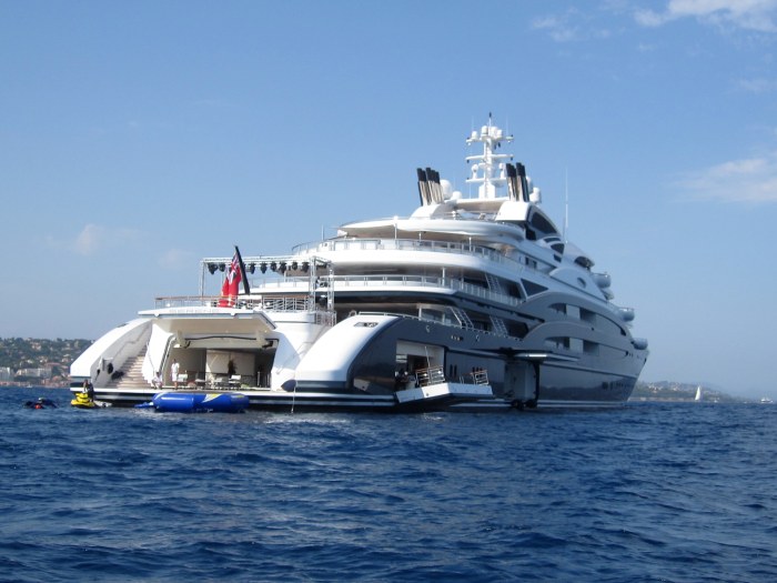 Yacht luxury charter boat france yachts motor underway superyacht charterworld charters